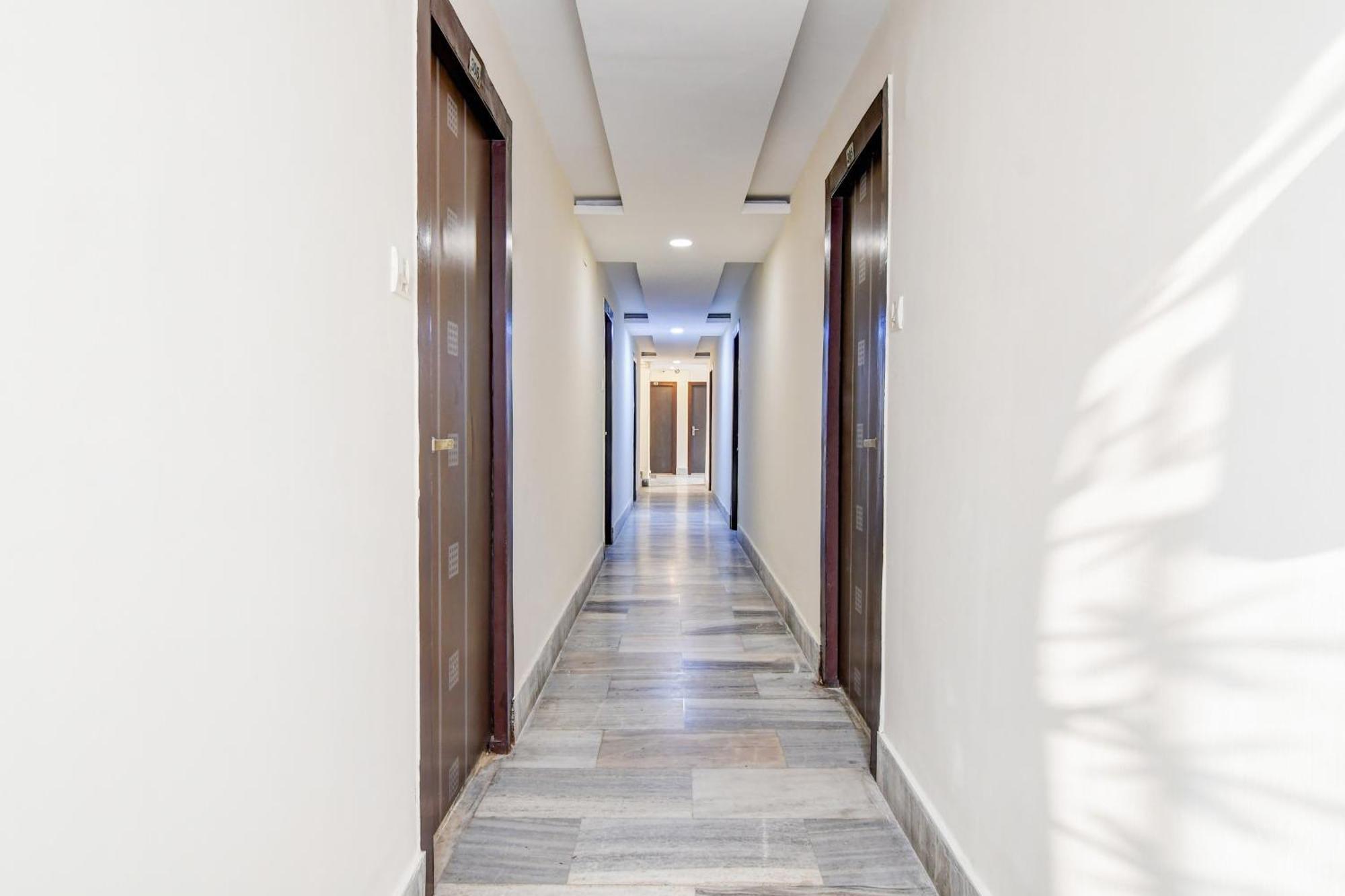 Super Hotel O Sarat Bose Road Formerly Shree Guest House Kolkata Exterior photo