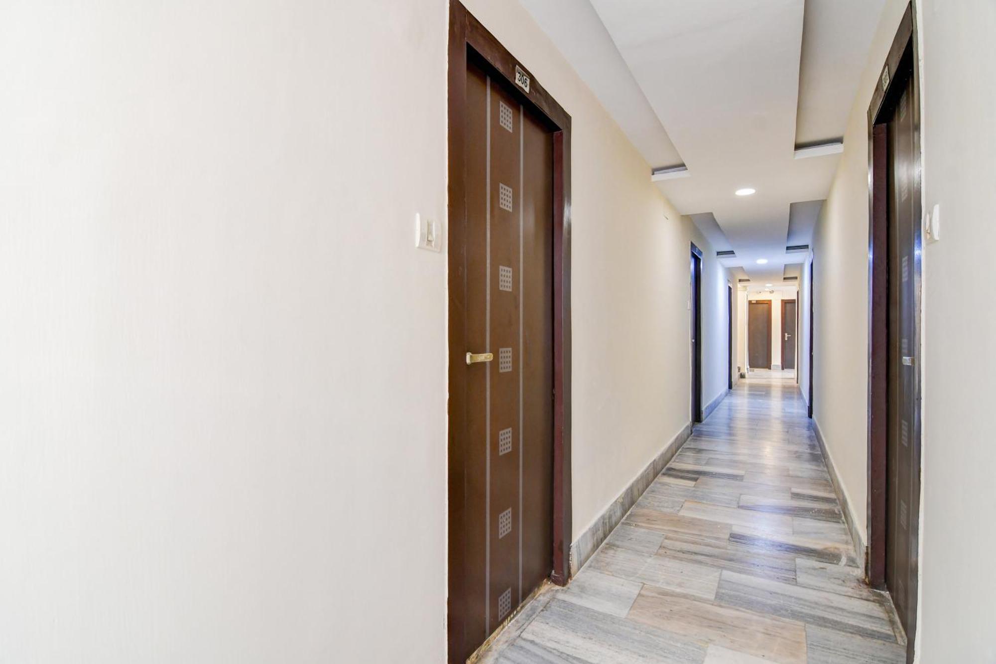 Super Hotel O Sarat Bose Road Formerly Shree Guest House Kolkata Exterior photo